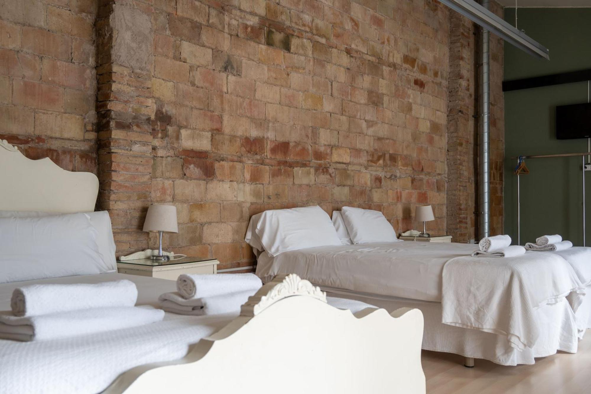 Bed and Breakfast Flora Banyoles Zewnętrze zdjęcie