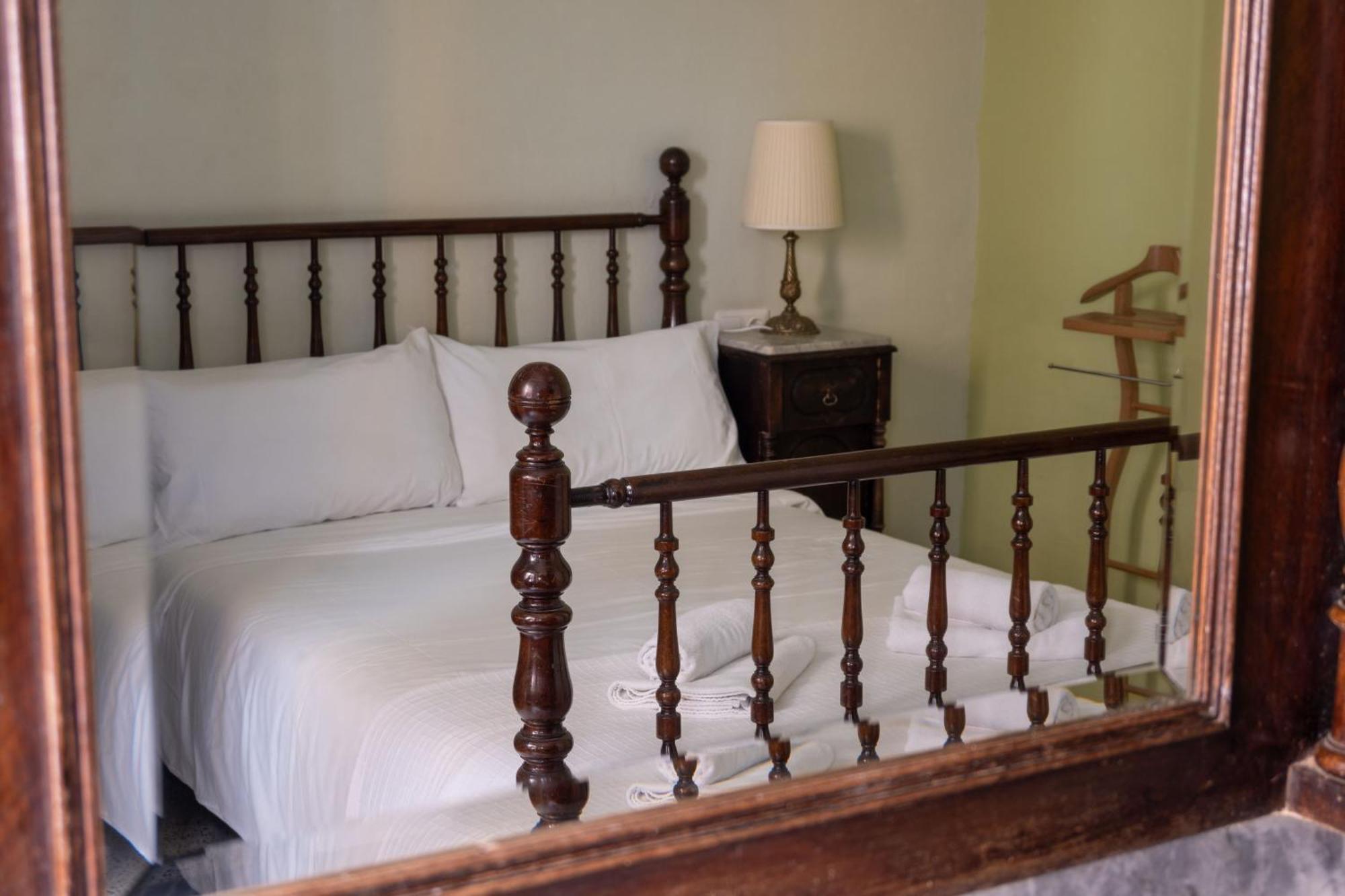 Bed and Breakfast Flora Banyoles Zewnętrze zdjęcie