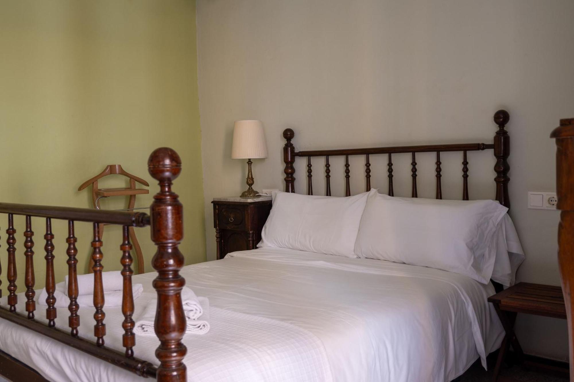 Bed and Breakfast Flora Banyoles Zewnętrze zdjęcie